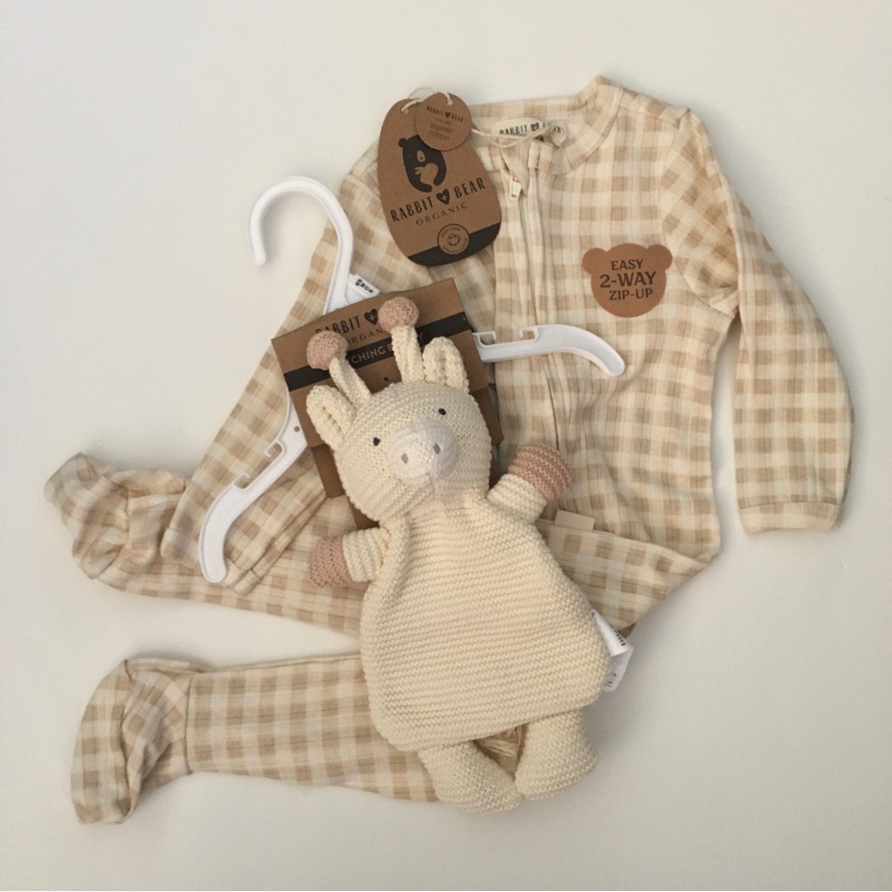 Baby Organic Cotton Gingham Zip-Up Footed Sleeper & Lovey Giraffe Soft Toy 6/9M